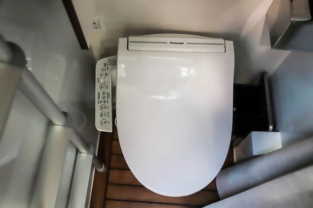 烏尼莫克同款發(fā)動機，前置衛(wèi)浴間全新布局！實拍宇通威邁E