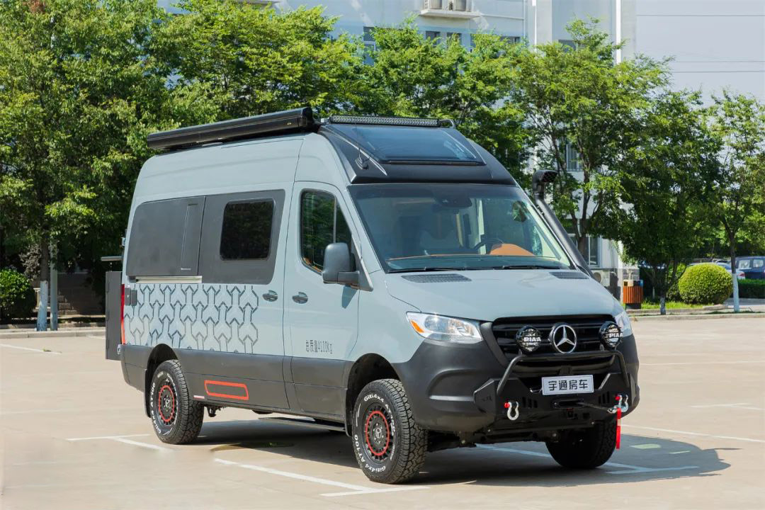 宇通全地形越野房車，3.0T動力配全時四驅(qū)，帶獨(dú)立航空座椅喜歡嗎