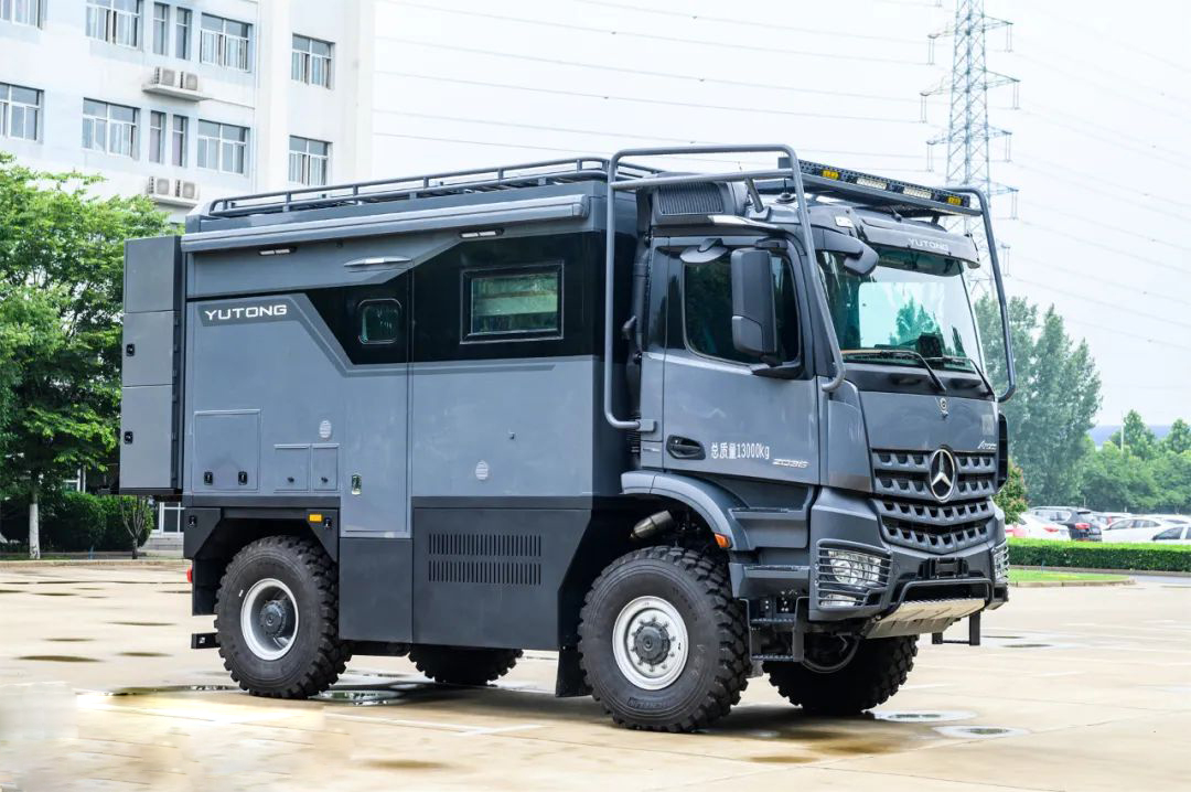真正的宇通旗艦級(jí)房車！配10.6升動(dòng)力四驅(qū)三把鎖，只有C本也能開(kāi)