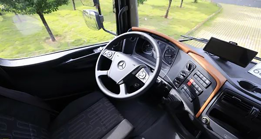 長(zhǎng)途硬核越野房車，分時(shí)四驅(qū)帶3把鎖，宇通威邁E厲害了！