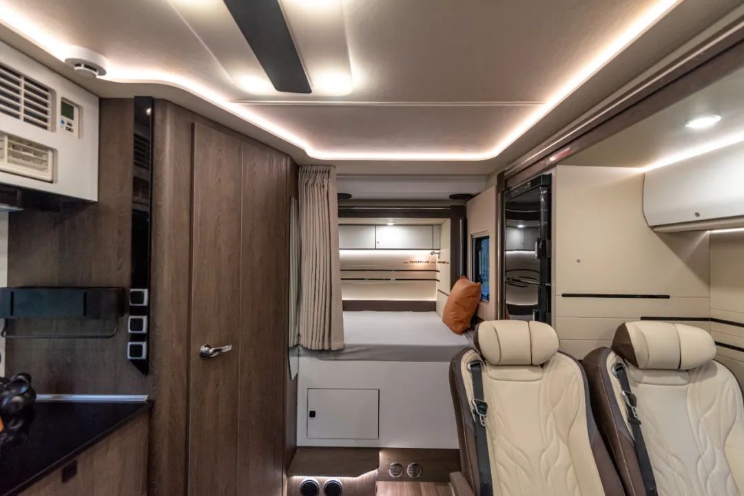 宇通房車鯤鵬雙拓展尊享版——精致典雅，國風(fēng)大空間