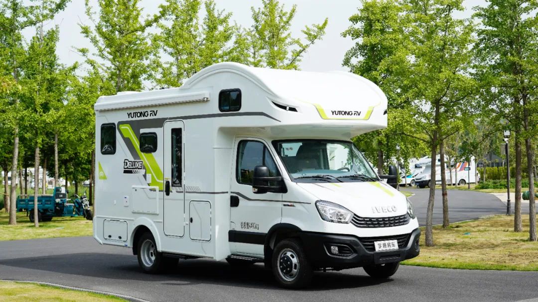 宇通C530租賃版房車(chē)?，帶你去開(kāi)拓，去探索，去遇見(jiàn)最美的詩(shī)和遠(yuǎn)方
