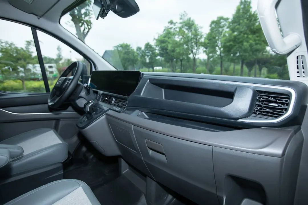 C520豪華版T型房車，陪你肆意奔赴，每一場(chǎng)山海