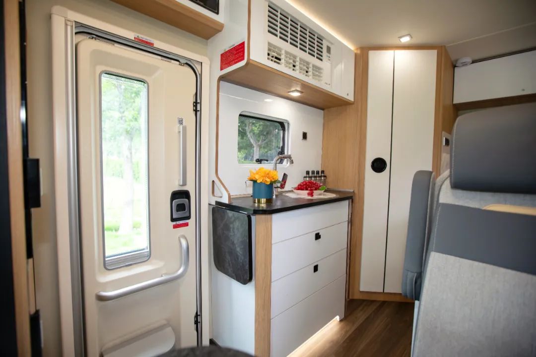 C520豪華版T型房車，陪你肆意奔赴每一場山海