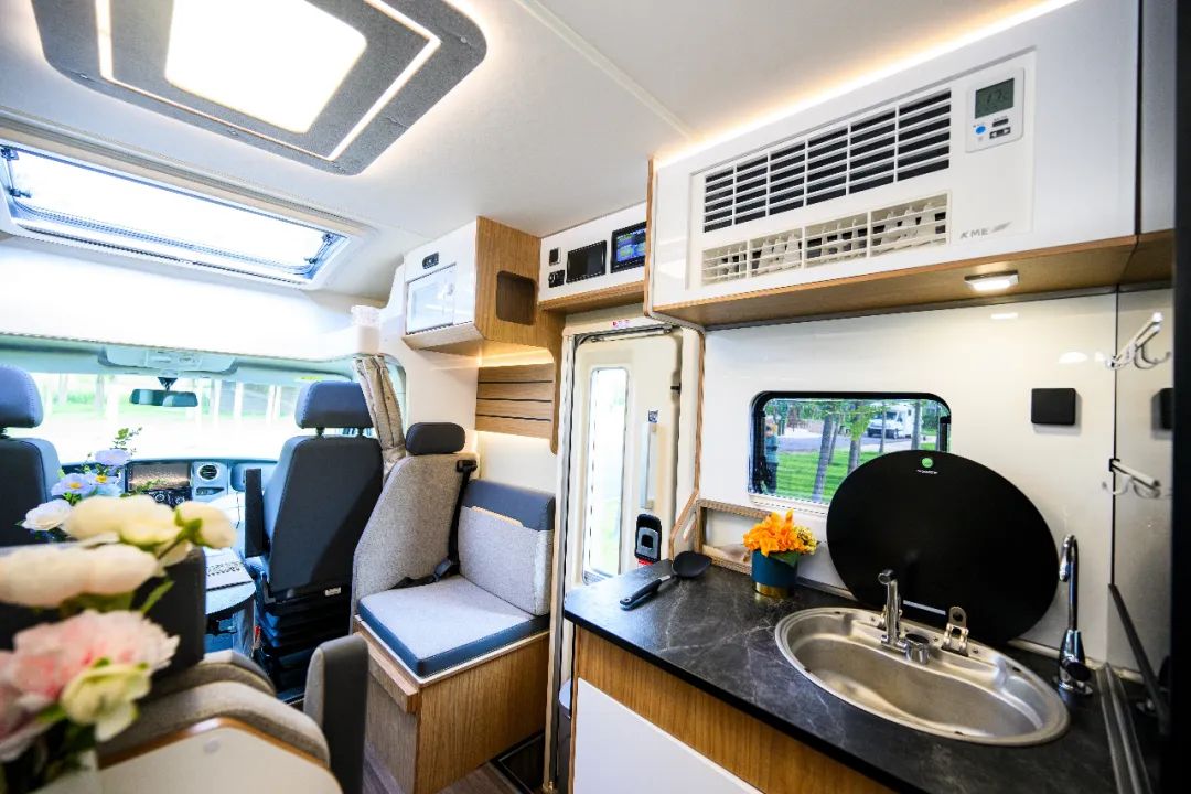 出色續(xù)航，舒適體驗(yàn)——宇通C533豪華版T型房車(chē)