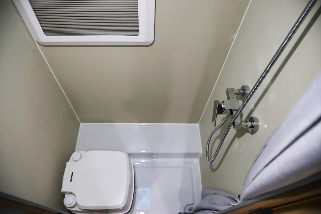 兼具性價比和舒適度，T310公路版拖掛房車