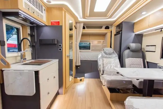 宇通C535旗艦版雙拓展房車 精品內(nèi)飾 詮釋高品質(zhì)車旅生活