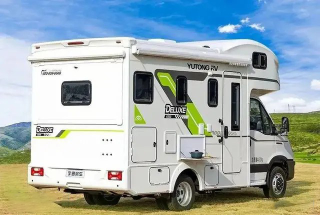 大廠出的雙拓展房車啥樣？宇通C533，方方面面滿足你的需求