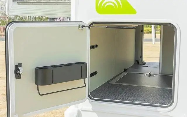大廠出的雙拓展房車啥樣？宇通C533，方方面面滿足你的需求
