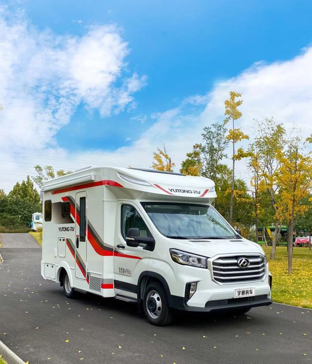 宇通房車C311豪享版，堅持熱愛，共赴山海！