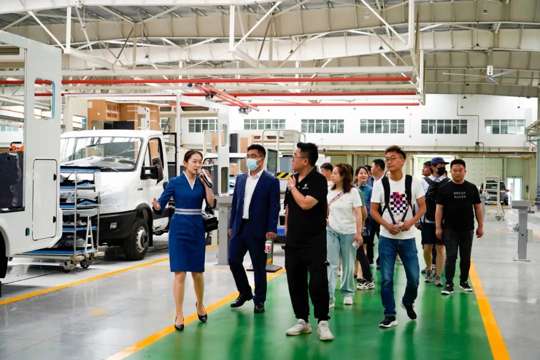 攜手共贏！宇通房車《頂級銷售實戰(zhàn)訓(xùn)練營》助力行業(yè)高質(zhì)量發(fā)展