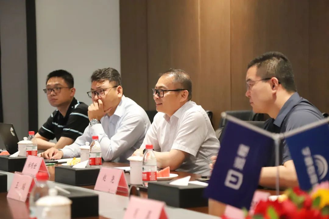 強強聯(lián)合！宇通與遠程智通科技“攜手”共研純電房車